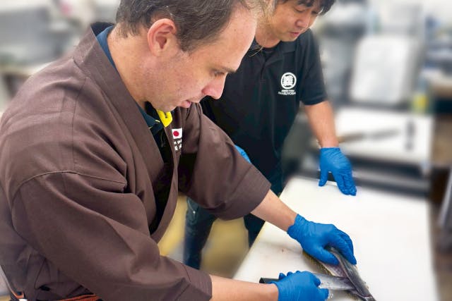 【三重・志摩】地元鮮魚店プレミアムバックヤード体験　～地元の高級食材を匠の技で～＜スタンダードコース＞