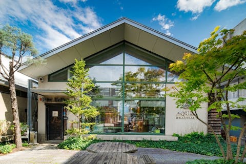 【秋田県秋田市・醸造所見学・ワークショップ】秋田あくらビール醸造所見学＆ビール瓶にペイントして花瓶づくり！