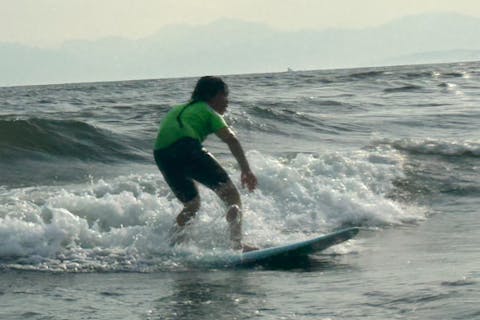 【神奈川・江ノ島・サーフィンレッスン】片瀬江ノ島駅から徒歩3分! キッズ初心者のサーフィンレッスン