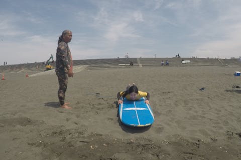 【神奈川・江ノ島・サーフィンレッスン】片瀬江ノ島駅から徒歩3分! 大人の初心者のサーフィンレッスン