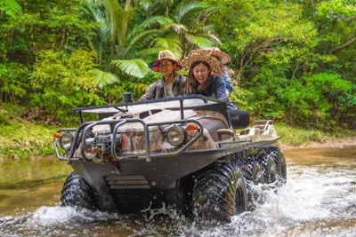 沖縄】『水陸両用車でいく絶景ジャングル探検ツアー（120分）』/広大な