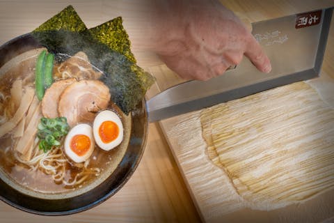 【かっぱ橋・本格的 手打ちらーめん体験】ラーメンを作る！麺斬り包丁を使いこなして手打ちに挑戦！