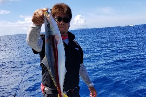【沖縄・那覇・フィッシング・船釣り】初心者からでも楽しめる！沖縄県魚グルクンや沖縄３大高級魚を目指してチャレンジ！！
