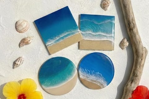 【宮古島・当日予約OK】空港5分・雨の日も満喫｜送料無料！レジンアートコースター作り｜お子様も大人も夢中の波作り体験