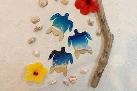 【宮古島・当日予約OK】空港5分！雨の日OK｜送料無料！幸せを運ぶ海色『小さいウミガメ』レジンアート体験