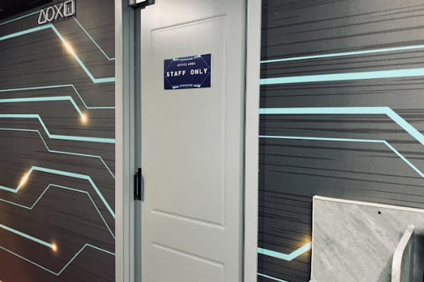 脱出ブラックホール ゲーム バンダイ カセットタイプ 新品未開封 東京・池袋・脱出ゲーム】＜Level：＞ブラックホール～サイバーカフェ