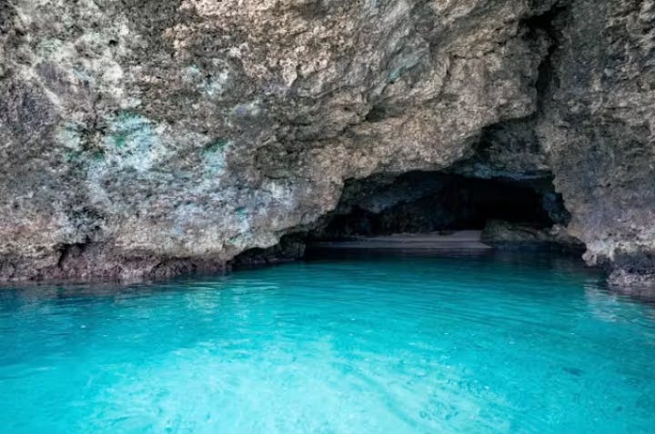 青の洞窟専門マリンショップBlue Grotto石垣島(ブルーグロット)