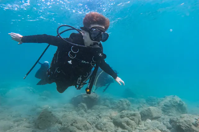 【和歌山・串本　ファンダイビング】久々のダイビングでも安心　リフレッシュ１ビーチダイビング+１ボートダイビング　お一人ずつに寄り添ったサポート　初心者の方・ブランクダイバーの方・おひとり様大歓迎