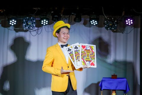 【夏休み限定‼︎】【福井の意外な観光スポット！】大迫力マジックショー体験！ 大人から子供まで楽しめる不思議で笑えるマジックショーをその目で体感せよ！！