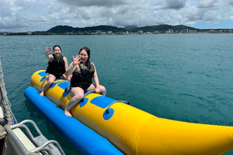 【石垣島】エメラルドの海で爽快バナナボート！