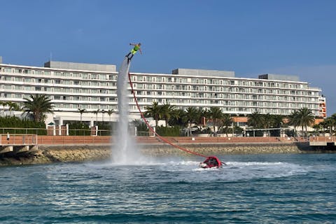 【西海岸・アメリカンビレッジ】空飛ぶマリン体験！「フライボード」チャレンジ