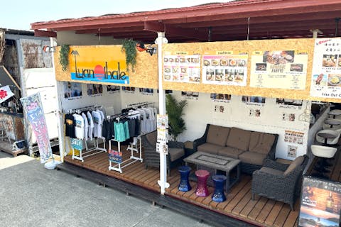 【海の家・アソビュー限定10%OFF】湘南の海を望む！江ノ島西浜で手ぶらOKのハワイアンBBQプラン！