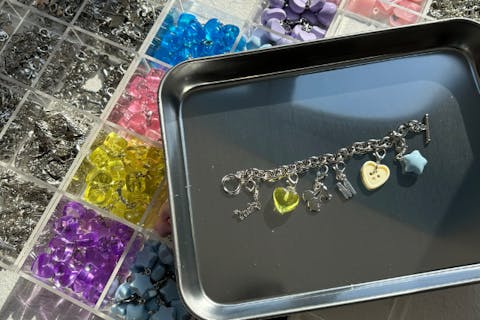 【大阪コリアンタウン】カスタムパーツ約200種！ブレスレット・ネックレス・ベルトチェーン作り体験【鶴橋駅徒歩8分】