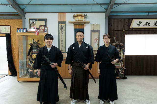 【香川・侍体験道場】模造刀を使った試斬本格侍体験コースKagawa Samurai Experience Dojo] Samurai experience course using imitation