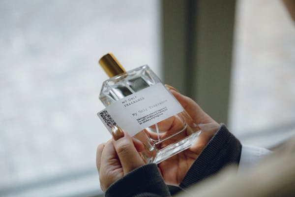 九州・博多香水作り体験】世界に1つだけのオーダーメイドフレグランス