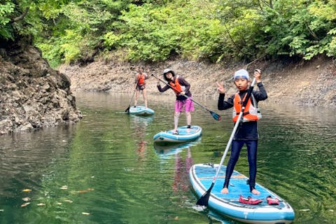 【札幌から45分】静かな湖で癒しのSUP体験／定山渓温泉そば・初心者OK！　女性やカップル、ご家族に人気