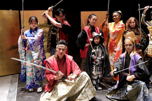 【 大阪・なんば／大人１名様につき、子供「当プラン」1名様無料】『サムライショーや茶道＆書道＆和楽（琴・三味線・横笛）ショー鑑賞+体験プラン』