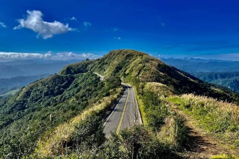 【冒険気分で台湾観光】バイクで行く九份＆不厭亭｜天燈上げ体験＋ランチ付き／日本語ガイド