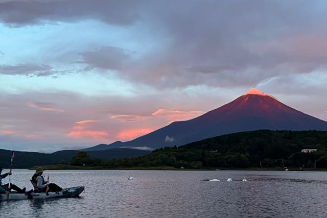 【サンライズorサンセットカヤック体験プラン・サポート付き】早朝・夕方の静寂した奥山中湖で富士山を見ながら体験してみませんか？ワンちゃんも一緒!OK