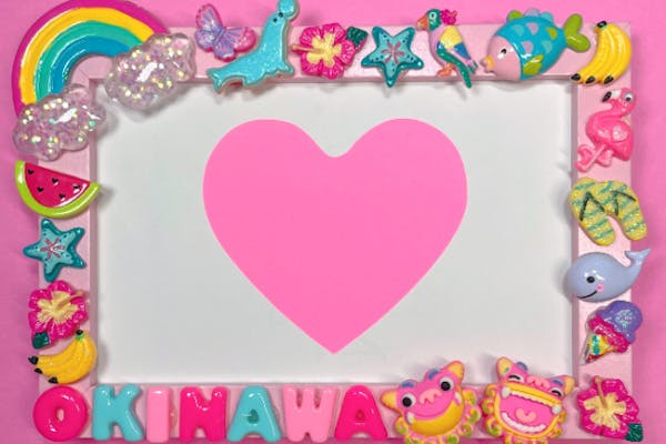 沖縄・宜野湾・写真立て】オリジナルパーツ乗せ放題で写真立てを