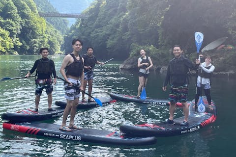 【東京・奥多摩・SUP】◎★駅徒歩１分★NEW OPEN!!!見晴らしが良い駅前ベースです！！〜友達同士・ファミリー・女子旅・同僚仲間やカップルにおすすめ♪～　自然豊かな白丸SUP体験！！