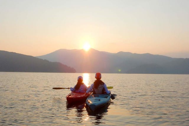 ＜1組限定貸切＞【長野・野尻湖・カヌー】夜明けの湖へ漕ぎ出そう！神秘的の朝日を全身で感じるとっておきプラン（早朝・1.5H・写真つき）