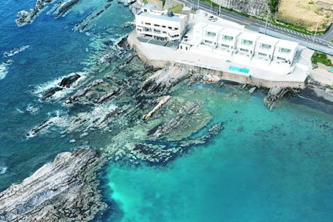 金谷サンセットビーチ入場料【綺麗な施設で快適にマリンアクティビティを楽しめる！】アクティビティとレンタル品はオプションから選択してください。