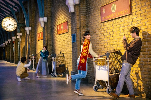 事前予約】11月8日から冬の特別企画がスタート！ワーナー ブラザース