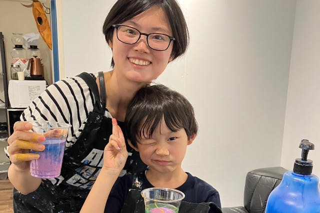 ワインと音楽とアート体験！失敗しないアート体験！誰でもアーティストになれる場所！大人気！たらし込みアート（ポーリングアート、フルイドアート）！