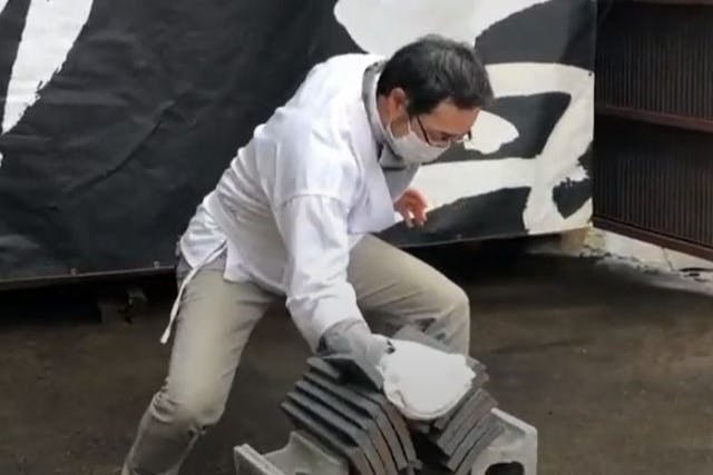 越前瓦の工場見学＆瓦割り体験