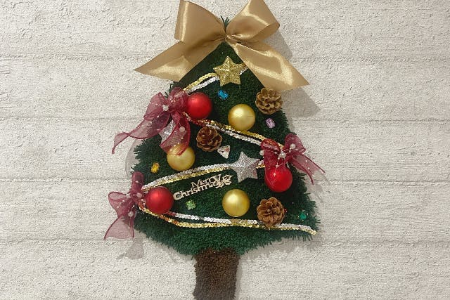 【香川・タフティング】クリスマスワークショップ。クリスマスツリーのタペストリーを作ります。お一人様～4名様までのグループレッスン＆親子レッスン可。