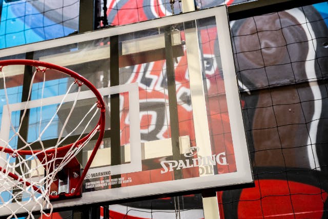 心斎橋駅から5分の好立地！アメ村のど真ん中でスポーツ！土日祝/AM（7:00～15:00）