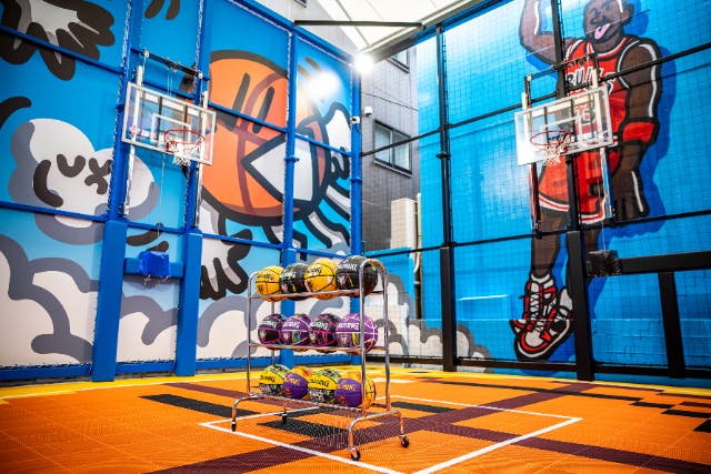 心斎橋駅から5分の好立地！アメ村のど真ん中でスポーツ！土日祝/PM（15:00～22:00）