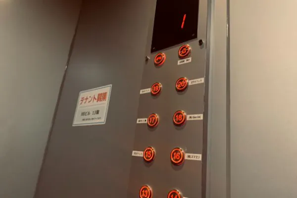 事件に巻き込まれた？！「エレベーター」-空中密室からの脱出