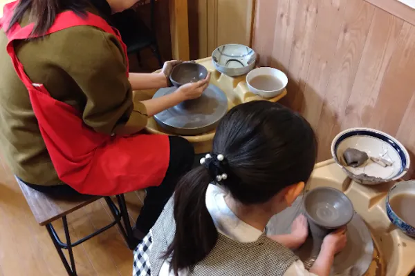 戸時代★赤銅 手炉(シュロ)13.5cm桃紋透かし彫り火入れ 手焙り 手炉 香炉 古銅 大名行列 駕籠手あぶり 吉祥縁起物 花道茶道具 おすすめ！ D000032-1950｜古萬古焼赤絵瓢形徳利｜本間美術館所蔵作品データベース