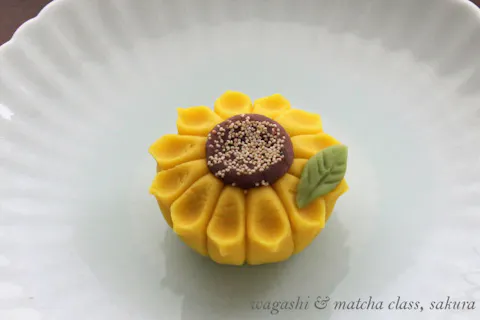 【「練り切り」作りと「抹茶たて」】東京千駄木・お菓子作り体験・英語対応OK！和菓子レッスン