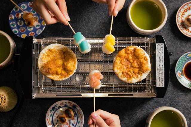 【温泉＋文化体験】手焼き体験、抹茶体験、日本酒飲み比べ、漫画コーナー、卓球すべて込み♪【営業時間　11：00～18：30】