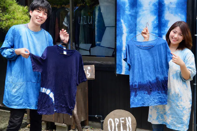 【持ち込みOK】お気に入りの服を染める藍染め体験（インド藍）｜60分・現地重量計算