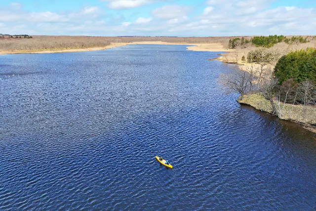 【北海道・道東・別海町／カヌー】神秘の湖を貸切カヌーで水上散歩(約2時間)手ぶら・初心者OK！野鳥と道東の絶景