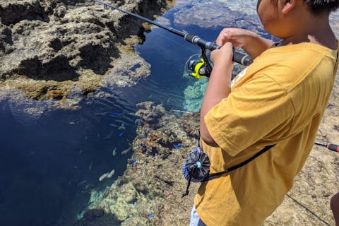 足元にきれいな熱帯魚がたくさん♪《イノーフィッシング》☆１組完全貸切！☆生き物観察も楽しめる☆初めての魚釣りにオススメ☆真栄田岬から車で２分☆
