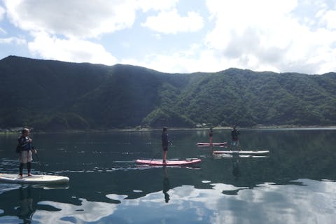 【山梨・西湖・SUPレンタル】SUP一式レンタルして自由にクルージング！120分