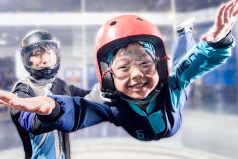 【埼玉・インドアスカイダイビング】お子様(15歳以下)がいるプラン☆4歳からOK！初心者でも安心