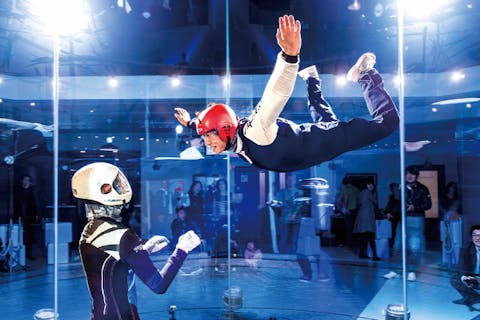 【埼玉・インドアスカイダイビング】誕生月の方がいるプラン☆初心者でも安心