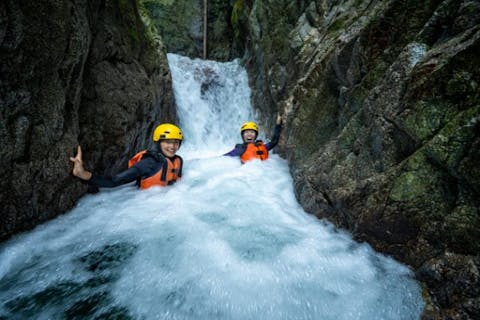 【愛媛・シャワークライミング】大明神川でシャワークライミング体験！