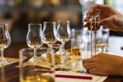 【専用車・ガイド付】台北発・宜蘭日帰りコース｜ウイスキー体験・DIY・夜市を満喫