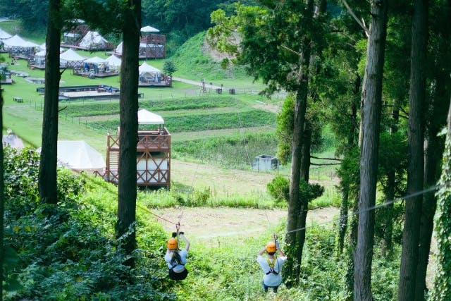 約30分滑り放題！全長約180mを滑走！農園リゾートTHE FARMのジップライン