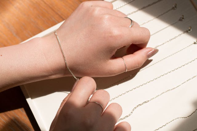 【渋谷・宮益坂・パーマネントジュエリー】半永久的に寄り添う留め具の無いブレスレット