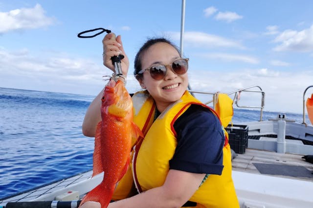 【沖縄•糸満•釣り船】船釣り体験♪／初心者大歓迎！手ぶらでOK！/釣り方やエサの付け方優しくサポート♪