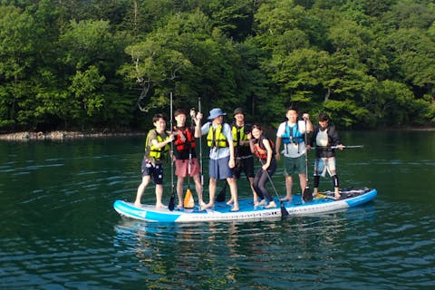 【日光・中禅寺湖・ビッグSUP】３〜７名の1組限定で貸切150分！中禅寺湖を安心のビッグSUPで巡ってみよう！自然と歴史が織りなす、癒やしと感動のひとときを♪～ファミリー、お友達同士におすすめ～