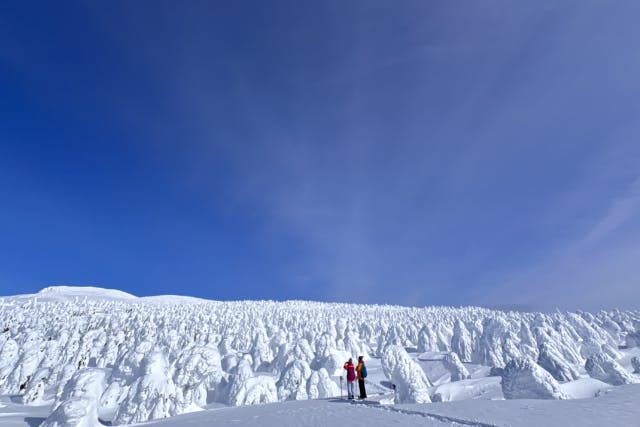 【山形・蔵王】樹氷スノーハイキング 蔵王の大自然がつくる、冬だけの神秘。ガイドと一緒に白銀の世界へ！写真プレゼント付き